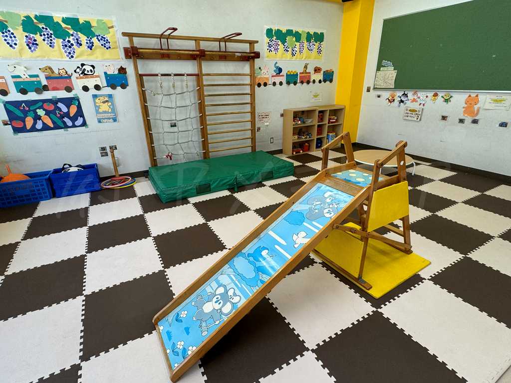 白糸台文化センター　遊び場　キッズルーム　ミニアスレチック　多磨霊園