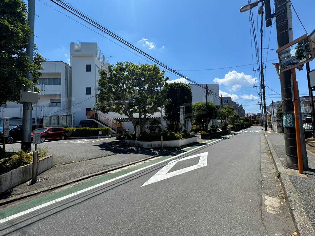 紅葉丘文化センター 駐車場 入口 府中第十小学校側